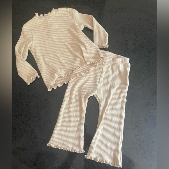 Old Navy Retro Style Velour Outfit Size 6-12 Months - Picture 1 of 8